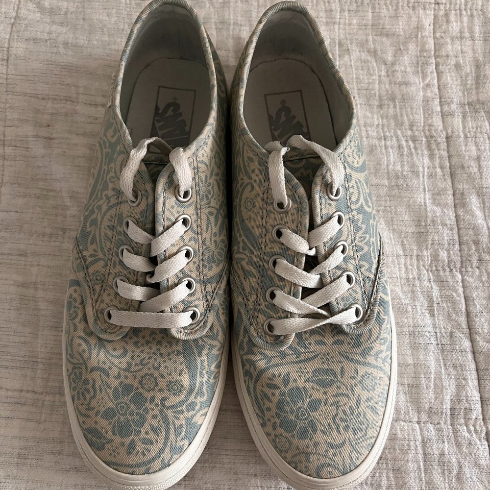 Authentic Vans, Paisley Women's 8.5